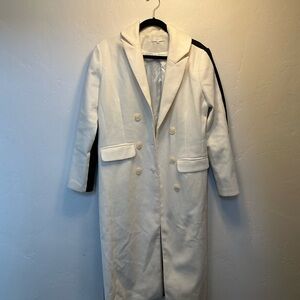 Klesis Cream & Black Double-Breasted Women's Trench Coat